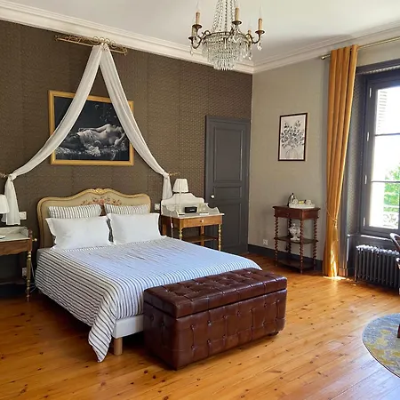 Chateau Des Cedres Mouchamps