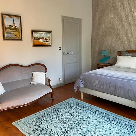 Chateau Des Cedres Bed & Breakfast Mouchamps