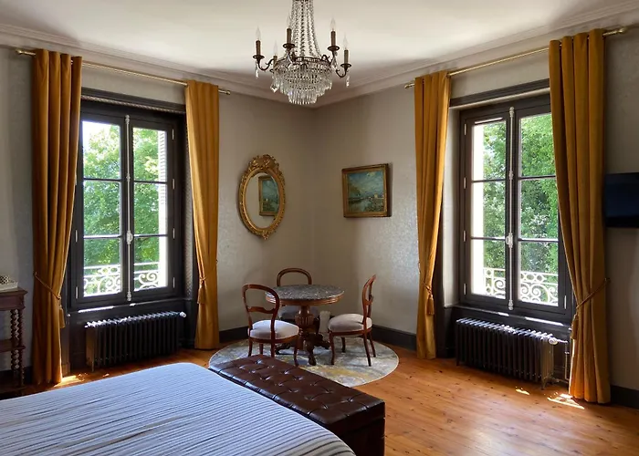 Chateau Des Cedres B&B